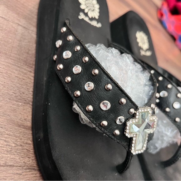 Y2K Yellow Box Precedent Wedge Rhinestone Embellished Cross Flip Flops Size 8 - Picture 5 of 16